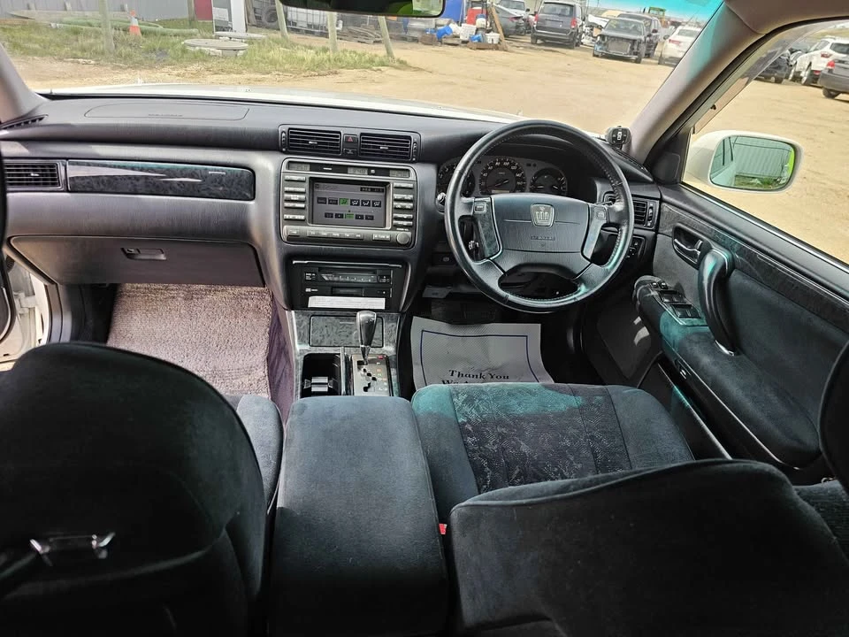 2001 Toyota Crown - Image 11 of 17