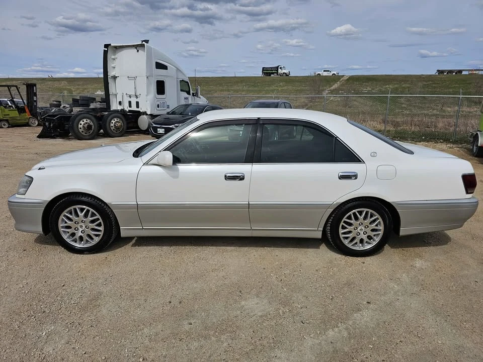 2001 Toyota Crown - Image 8 of 17