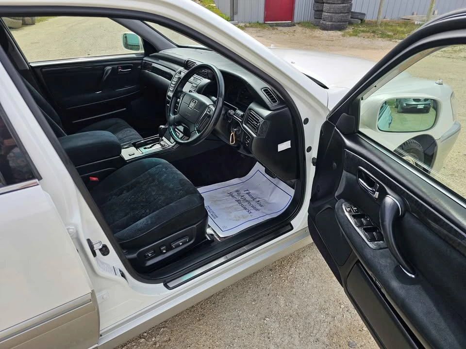 2001 Toyota Crown - Image 13 of 17
