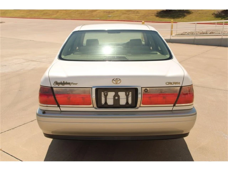 2001 Toyota Crown 10th Gen - Image 11 of 31