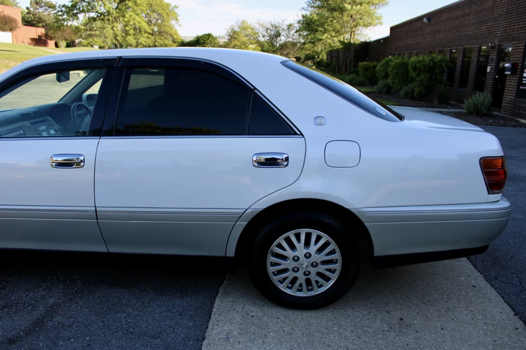 2001 Toyota Crown - Image 9 of 31