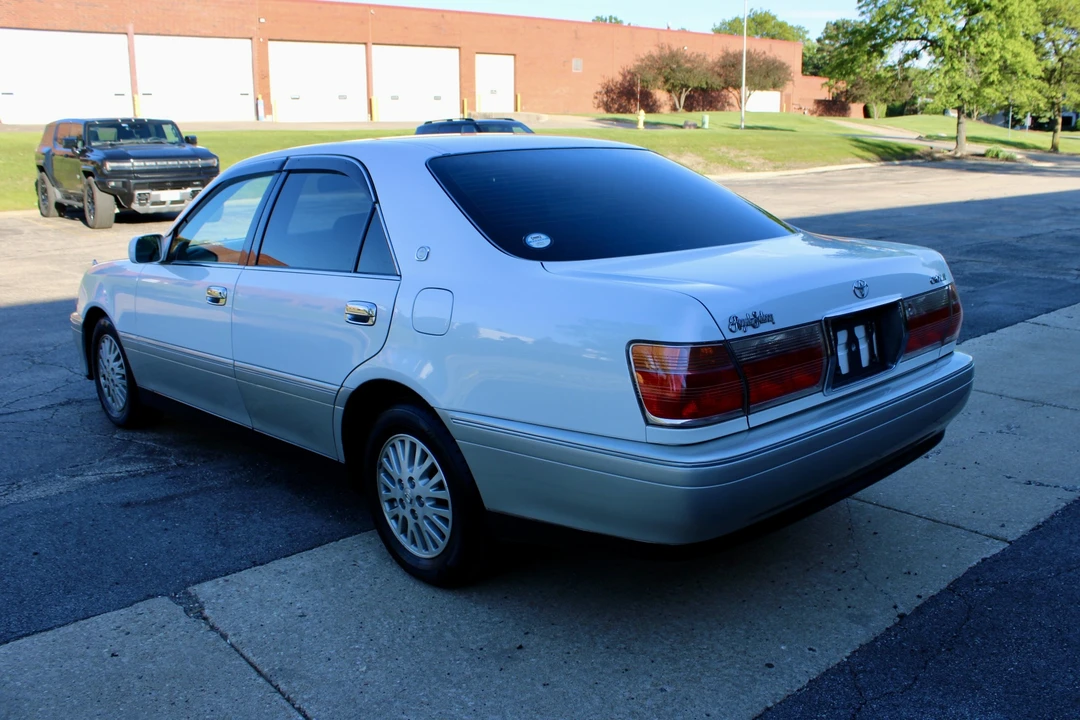 2001 Toyota Crown - Image 3 of 31