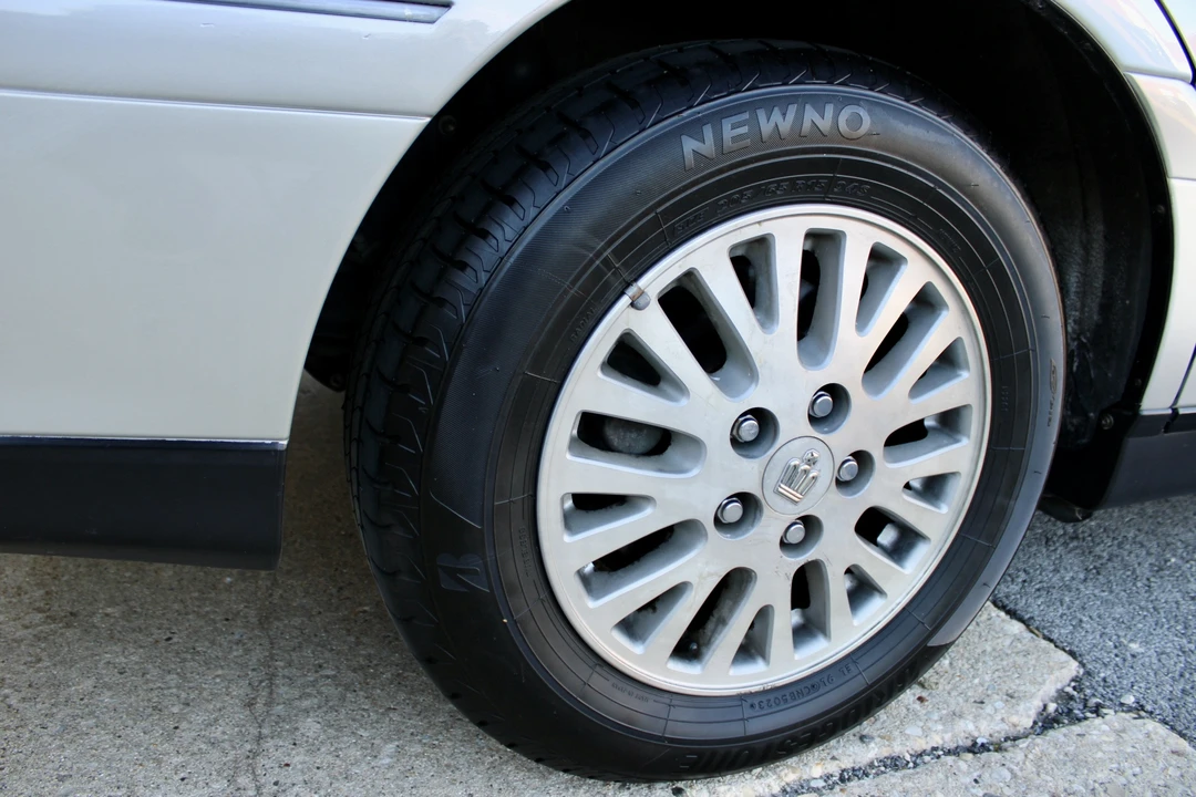 2001 Toyota Crown - Image 23 of 31