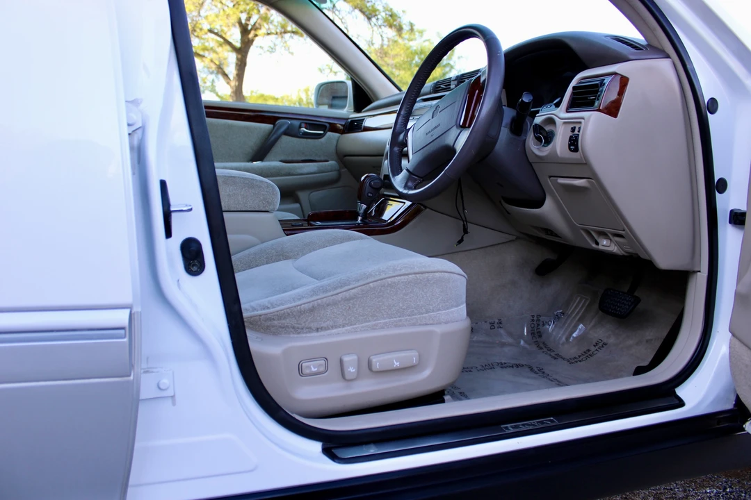 2001 Toyota Crown - Image 30 of 31