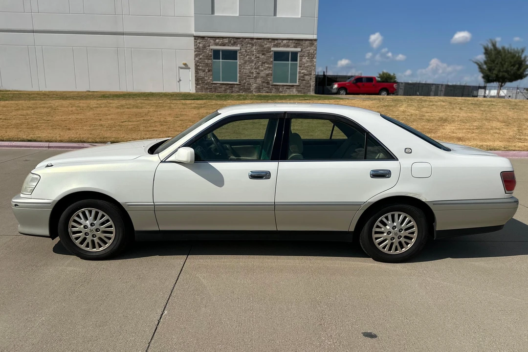 2001 Toyota Crown 10th Gen - Image 3 of 31