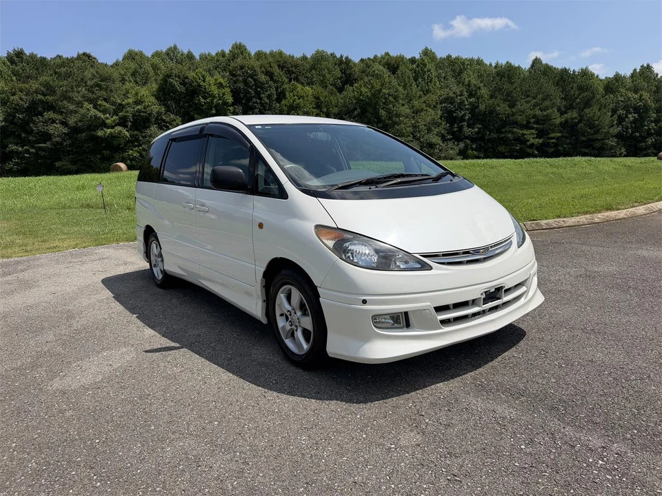 2001 Toyota Previa/Estima 2nd Gen - Image 2 of 31