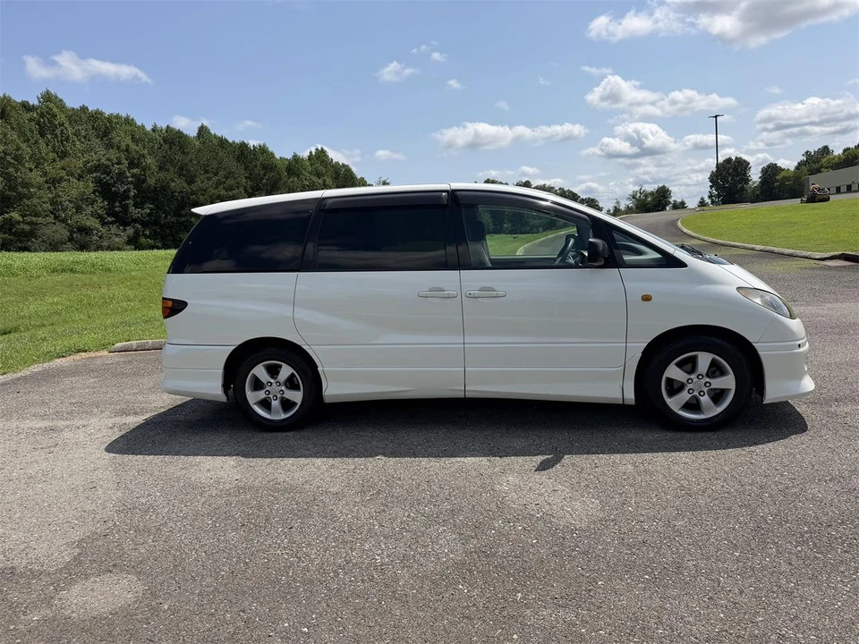 2001 Toyota Previa/Estima 2nd Gen - Image 5 of 31