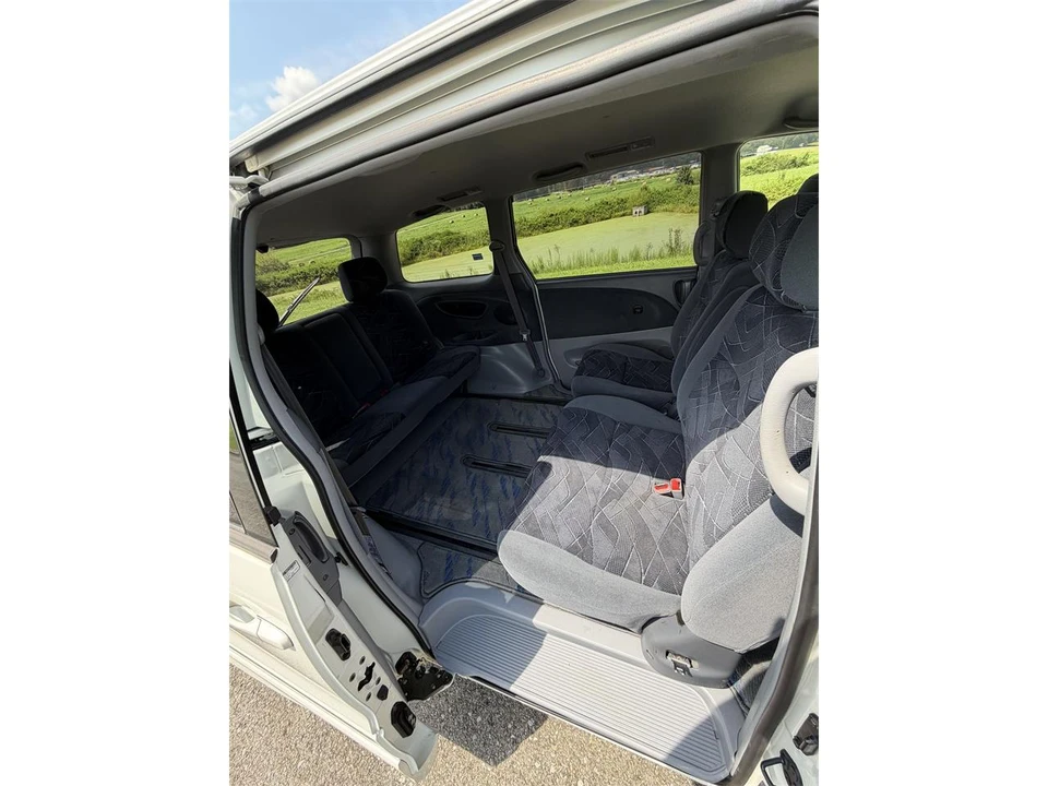 2001 Toyota Previa/Estima 2nd Gen - Image 17 of 31