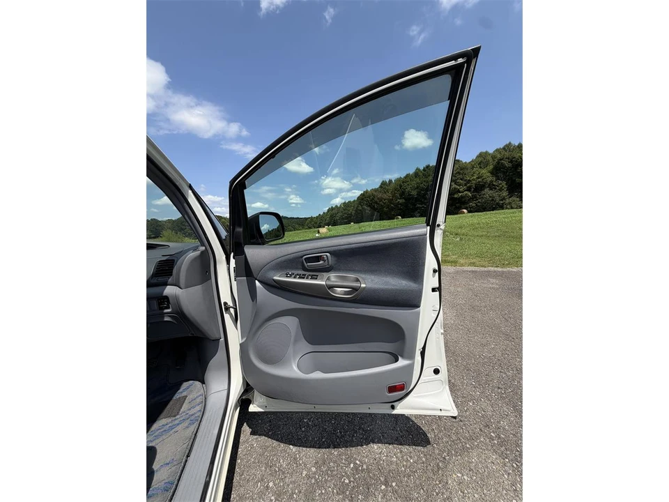 2001 Toyota Previa/Estima 2nd Gen - Image 30 of 31