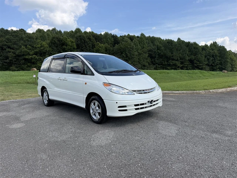 2001 Toyota Previa/Estima 2nd Gen - Image 2 of 31