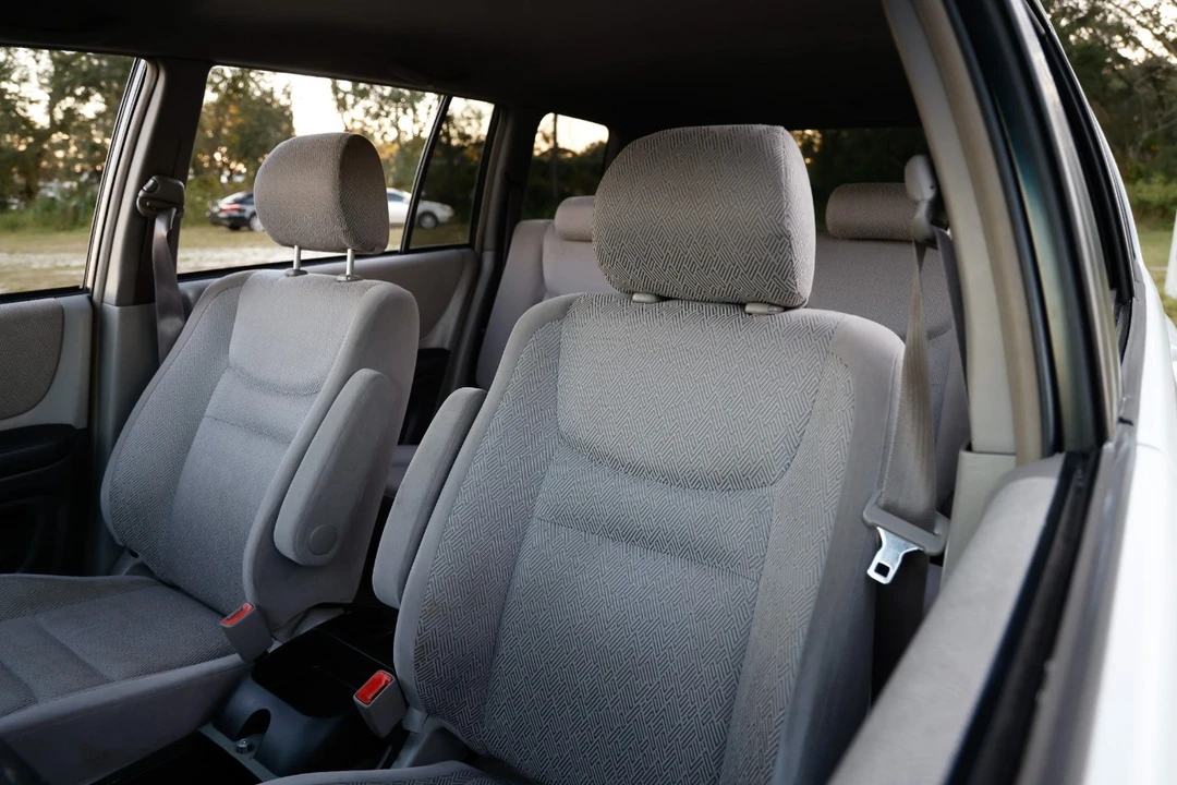 2001 Toyota Highlander - Image 6 of 12