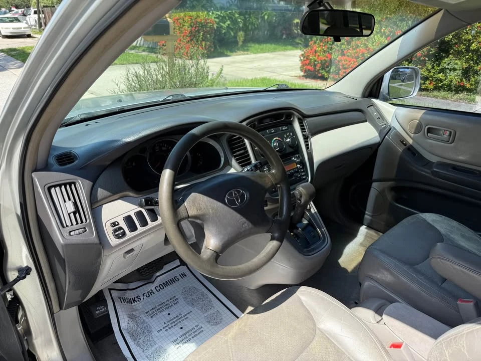 2001 Toyota Highlander - Image 10 of 15