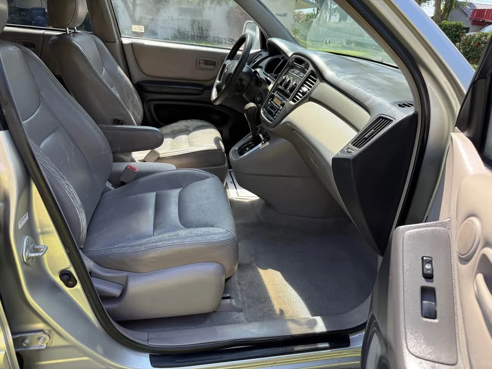 2001 Toyota Highlander - Image 11 of 15