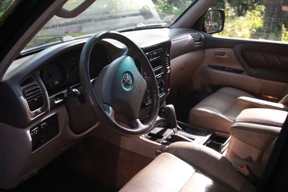 2001 Toyota J100 Land Cruiser - Image 11 of 17