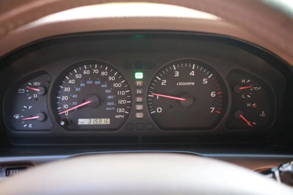 2001 Toyota J100 Land Cruiser - Image 13 of 17