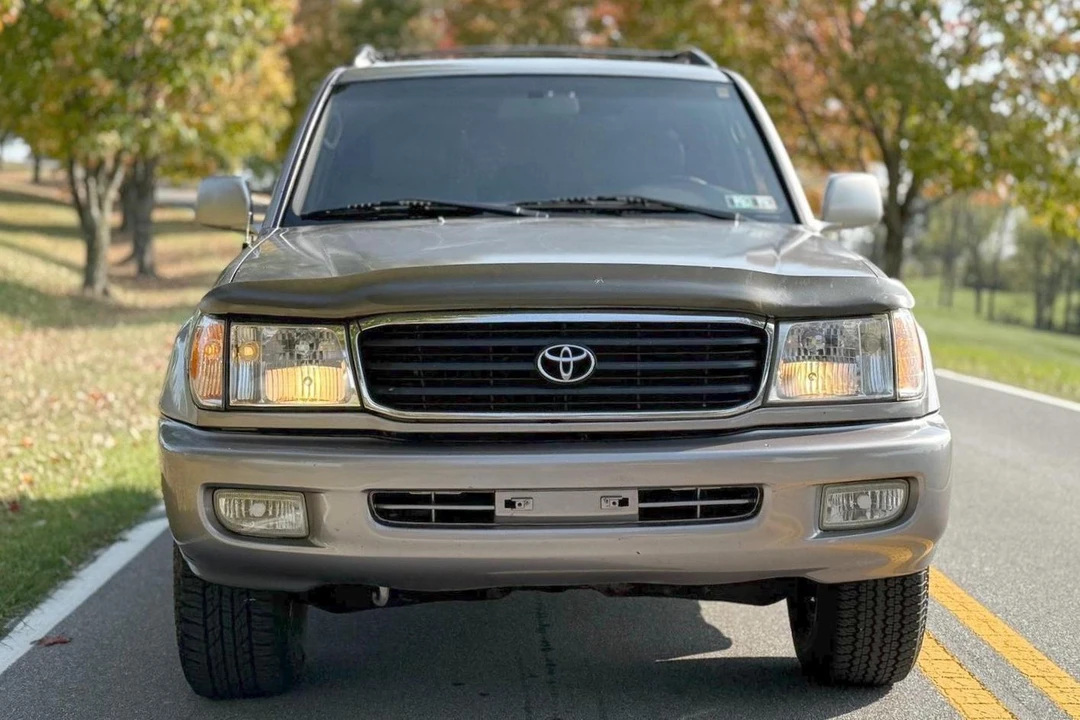 2001 Toyota J70 Land Cruiser - Image 2 of 31