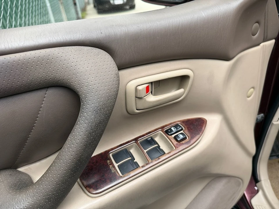 2001 Toyota J100 Land Cruiser - Image 16 of 31