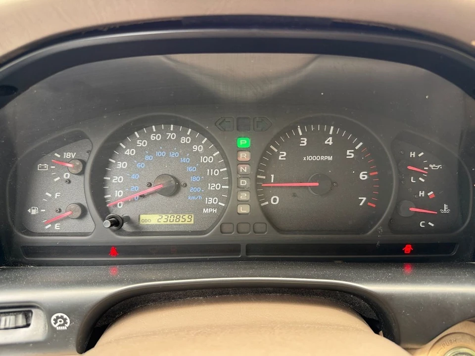 2001 Toyota J100 Land Cruiser - Image 28 of 31