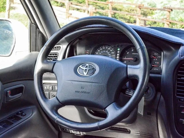2001 Toyota J100 Land Cruiser - Image 20 of 31