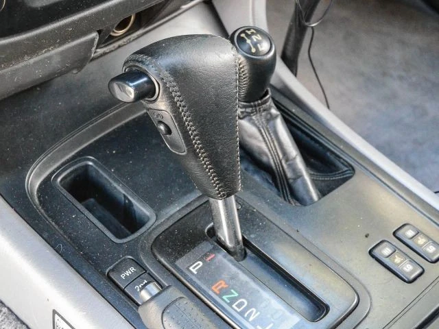 2001 Toyota J100 Land Cruiser - Image 24 of 31