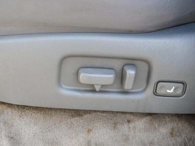 2001 Toyota J100 Land Cruiser - Image 27 of 31