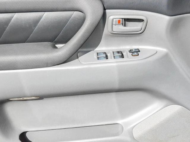 2001 Toyota J100 Land Cruiser - Image 26 of 31