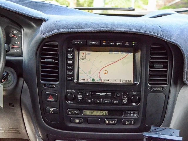2001 Toyota J100 Land Cruiser - Image 18 of 31