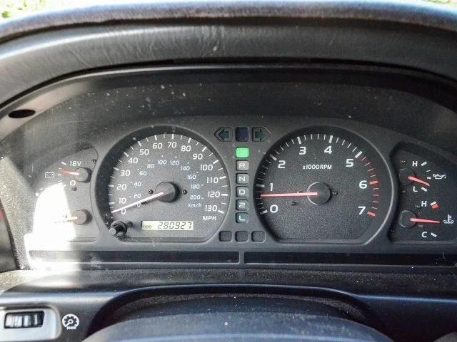 2001 Toyota J100 Land Cruiser - Image 28 of 31