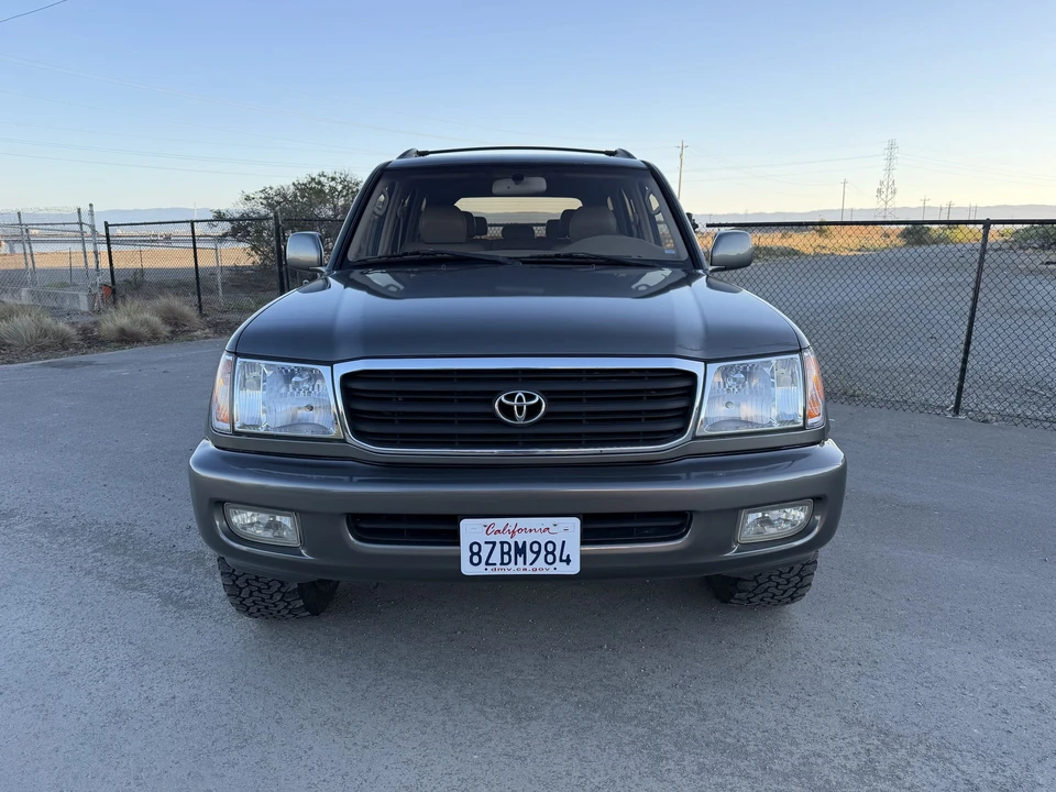 2001 Toyota J100 Land Cruiser - Image 3 of 31