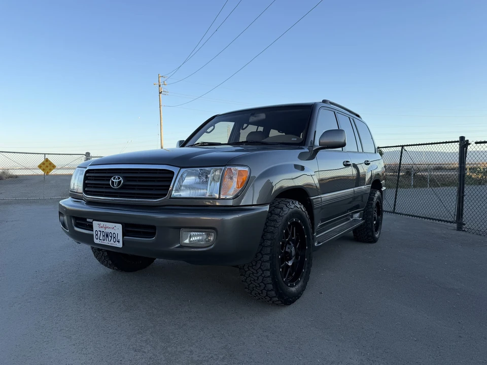 2001 Toyota J100 Land Cruiser - Image 2 of 31
