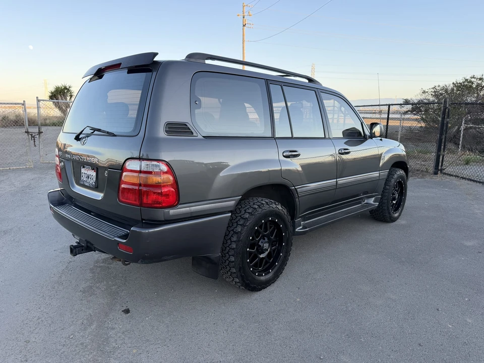 2001 Toyota J100 Land Cruiser - Image 7 of 31
