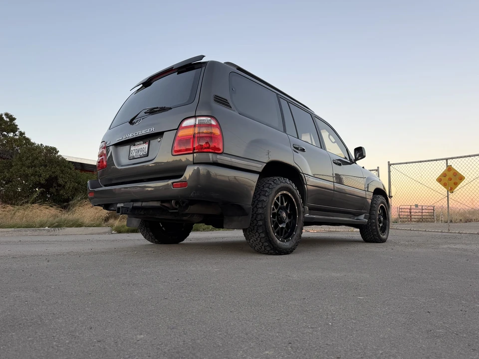 2001 Toyota J100 Land Cruiser - Image 8 of 31