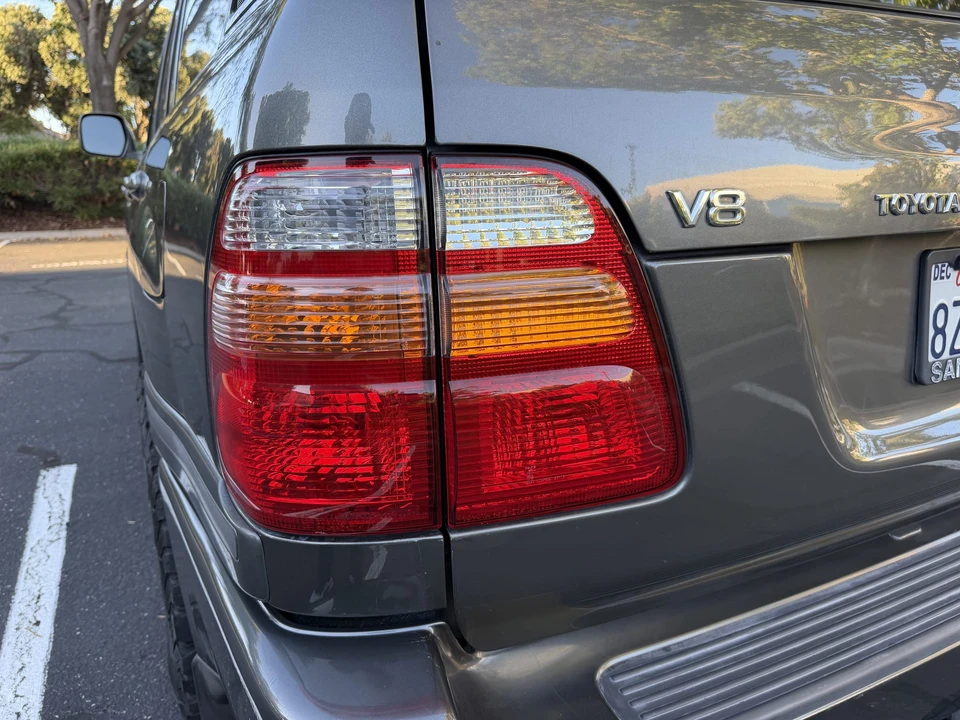 2001 Toyota J100 Land Cruiser - Image 28 of 31