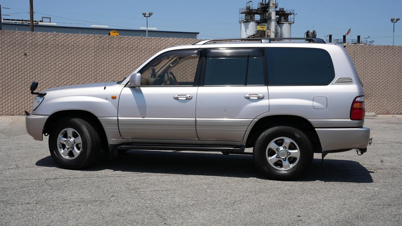 2001 Toyota J100 Land Cruiser - Image 19 of 31