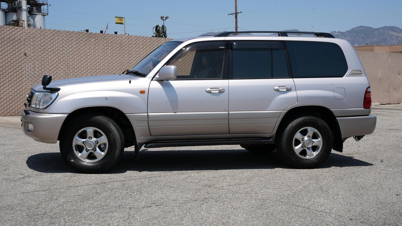 2001 Toyota J100 Land Cruiser - Image 17 of 31