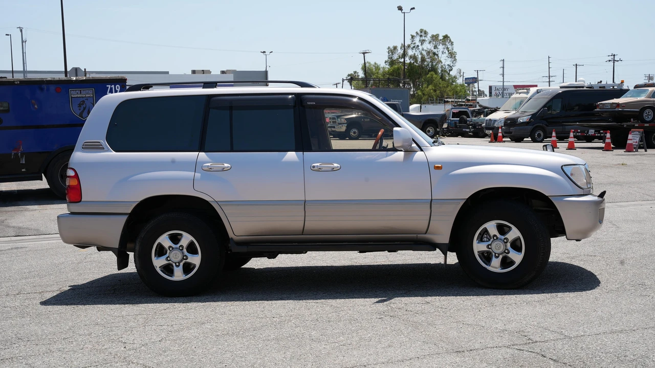 2001 Toyota J100 Land Cruiser - Image 24 of 31