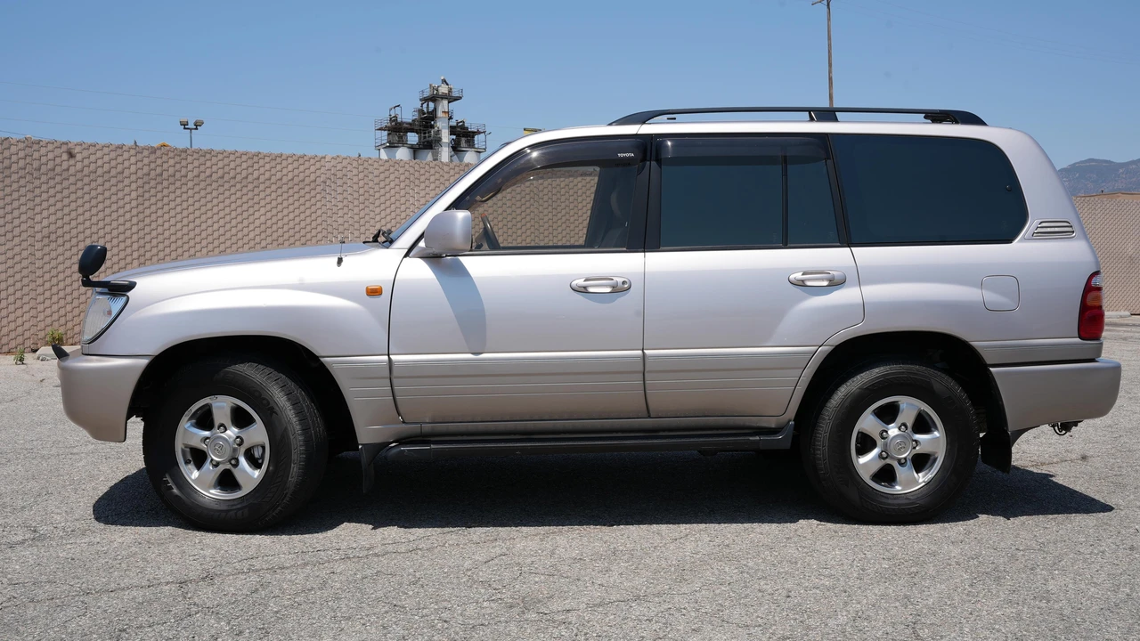 2001 Toyota J100 Land Cruiser - Image 18 of 31