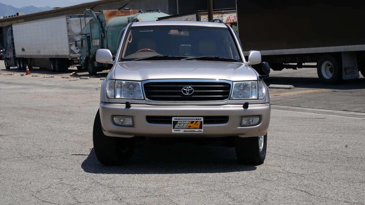 2001 Toyota J100 Land Cruiser - Image 6 of 31