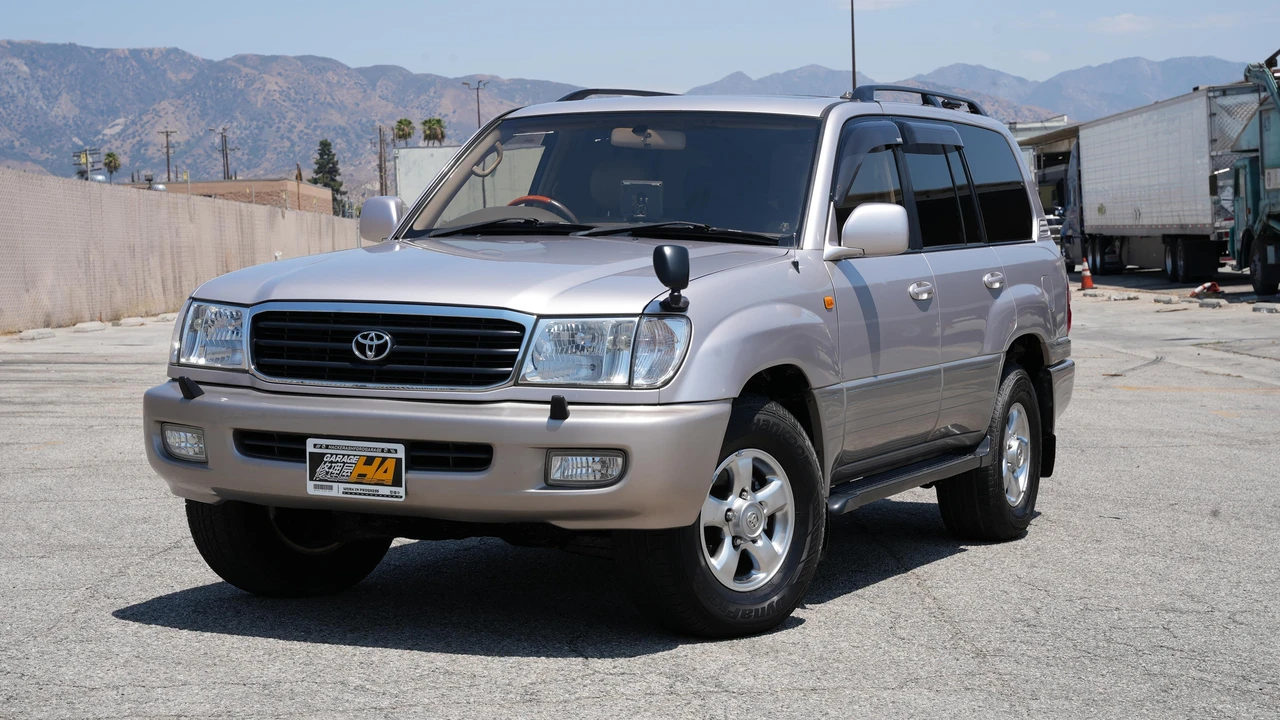 2001 Toyota J100 Land Cruiser - Image 13 of 31