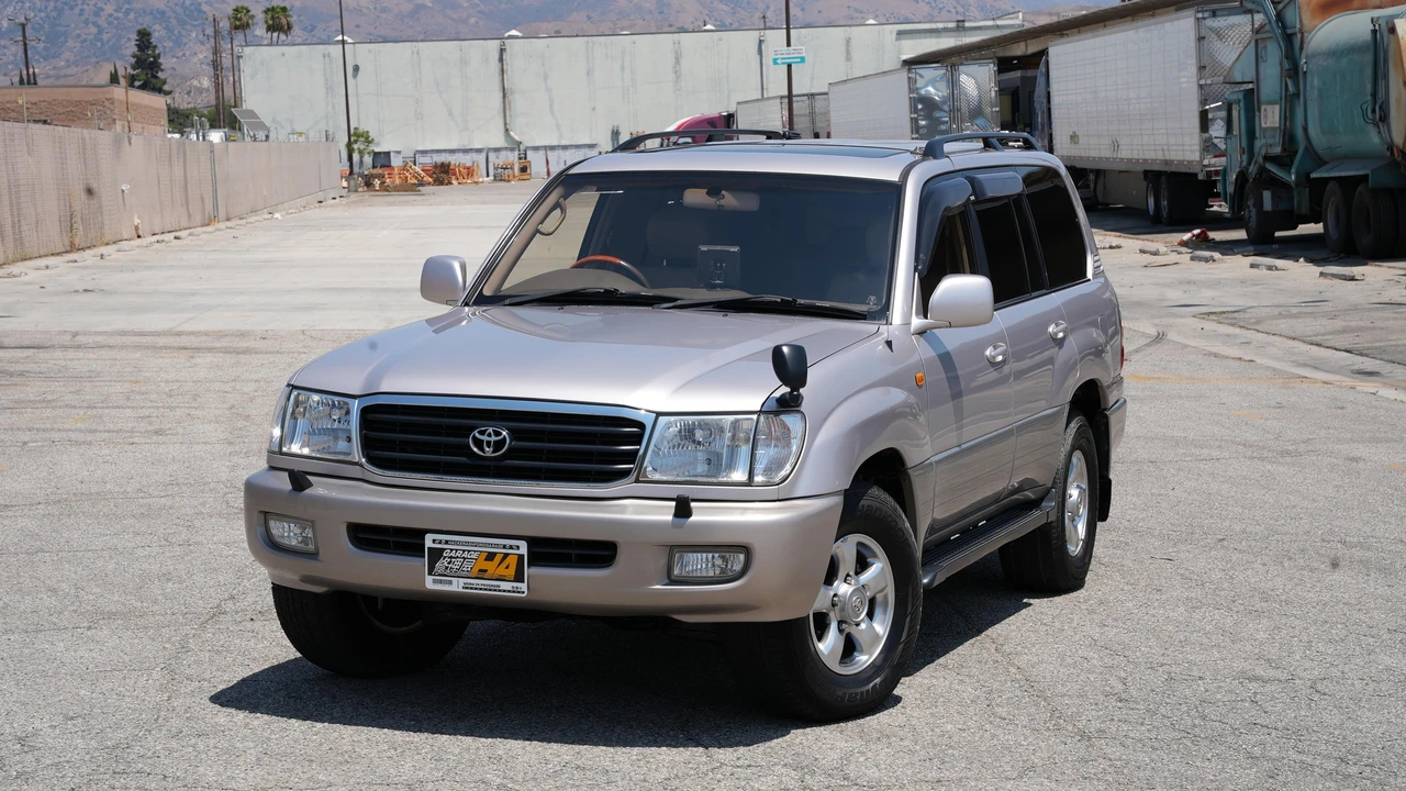 2001 Toyota J100 Land Cruiser - Image 10 of 31