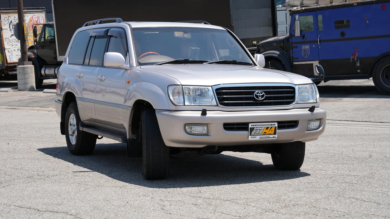 2001 Toyota J100 Land Cruiser - Image 28 of 31