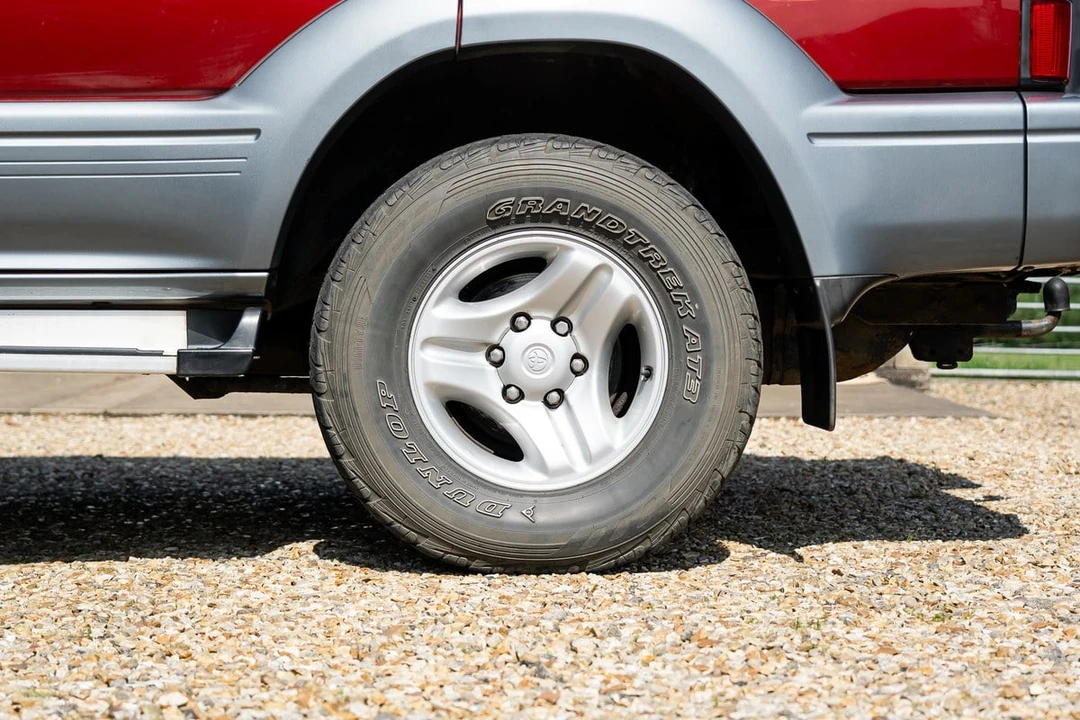 2001 Toyota J90 Land Cruiser Prado - Image 17 of 30
