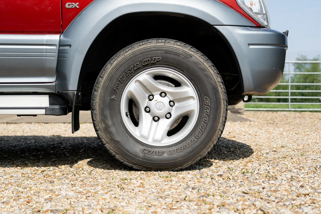 2001 Toyota J90 Land Cruiser Prado - Image 19 of 30