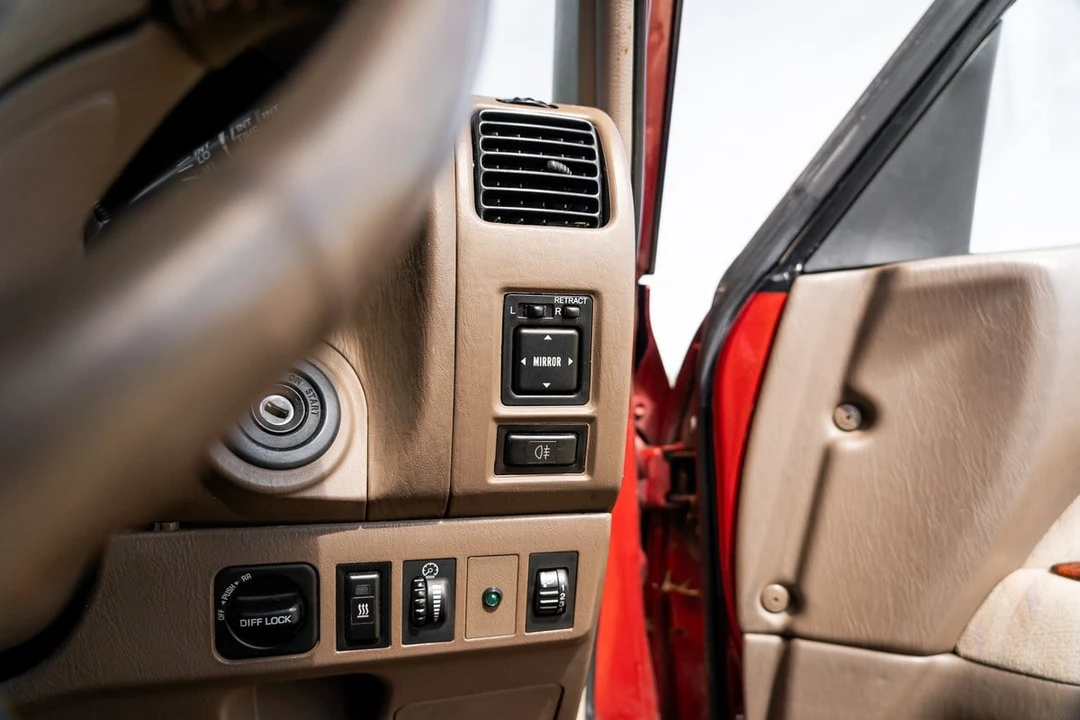 2001 Toyota J90 Land Cruiser Prado - Image 25 of 30