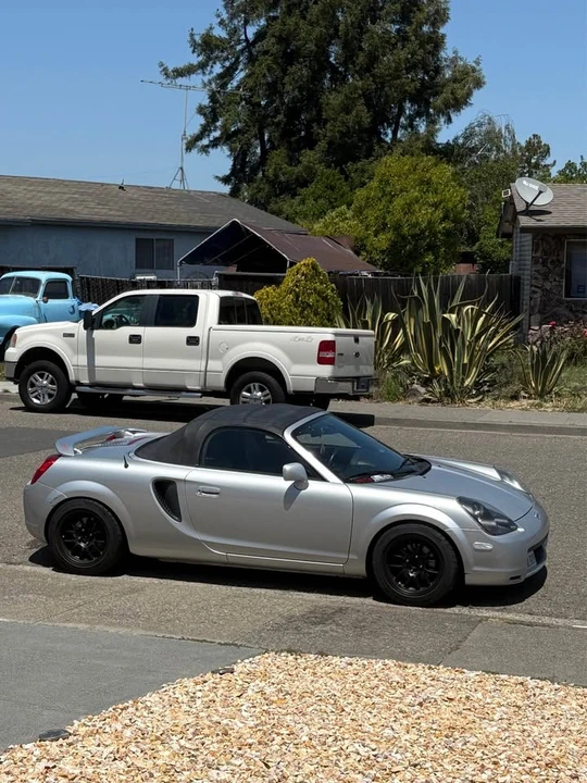 2001 Toyota MR2 Spyder/MR-S - Image 3 of 8