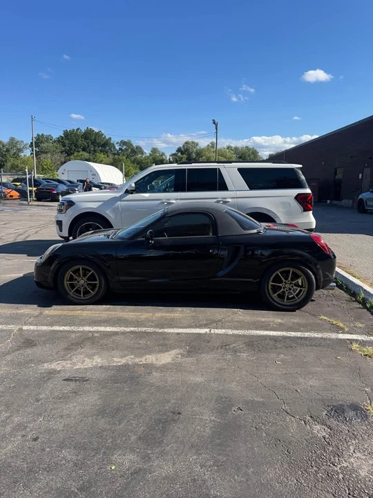 2001 Toyota MR2 Spyder/MR-S - Image 2 of 10
