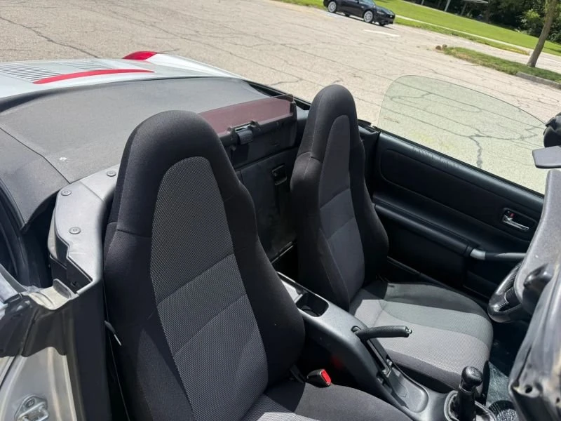 2001 Toyota MR2 Spyder/MR-S - Image 13 of 14