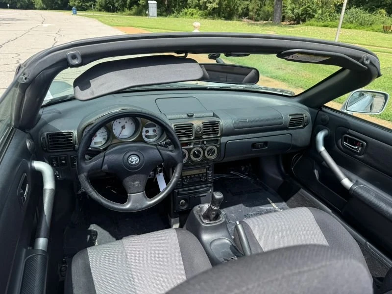 2001 Toyota MR2 Spyder/MR-S - Image 10 of 14
