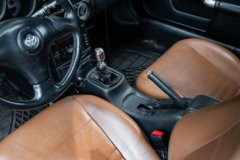2001 Toyota MR2 Spyder/MR-S - Image 6 of 13