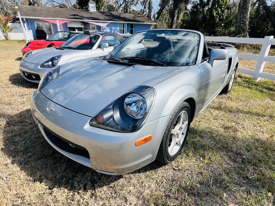 2001 Toyota MR2 Spyder/MR-S - Image 15 of 21